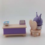 فیگور کرومی با میز و تقویم - تصویر 4