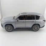 ماشین بازی فلزی لکسوس lx 600 مقیاس 1:24 - تصویر 7